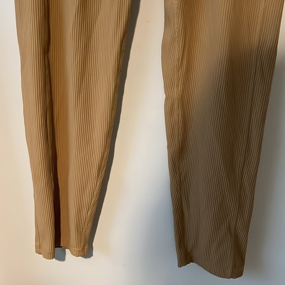 Tone it Up Exercise Leggings Beige Ribbed Fabric Size XL - Picture 4 of 7